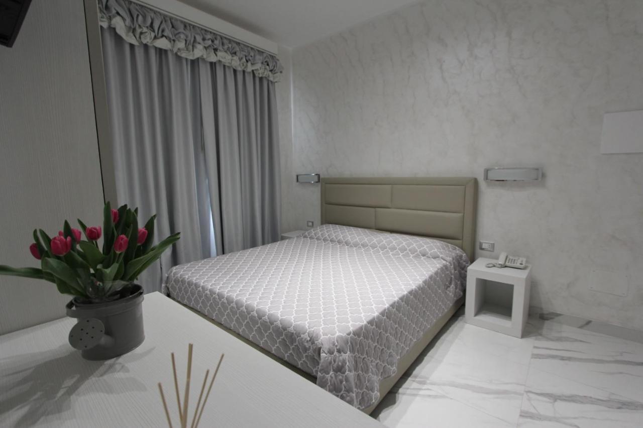 Hotel Presidente Porto Cesareo Luaran gambar